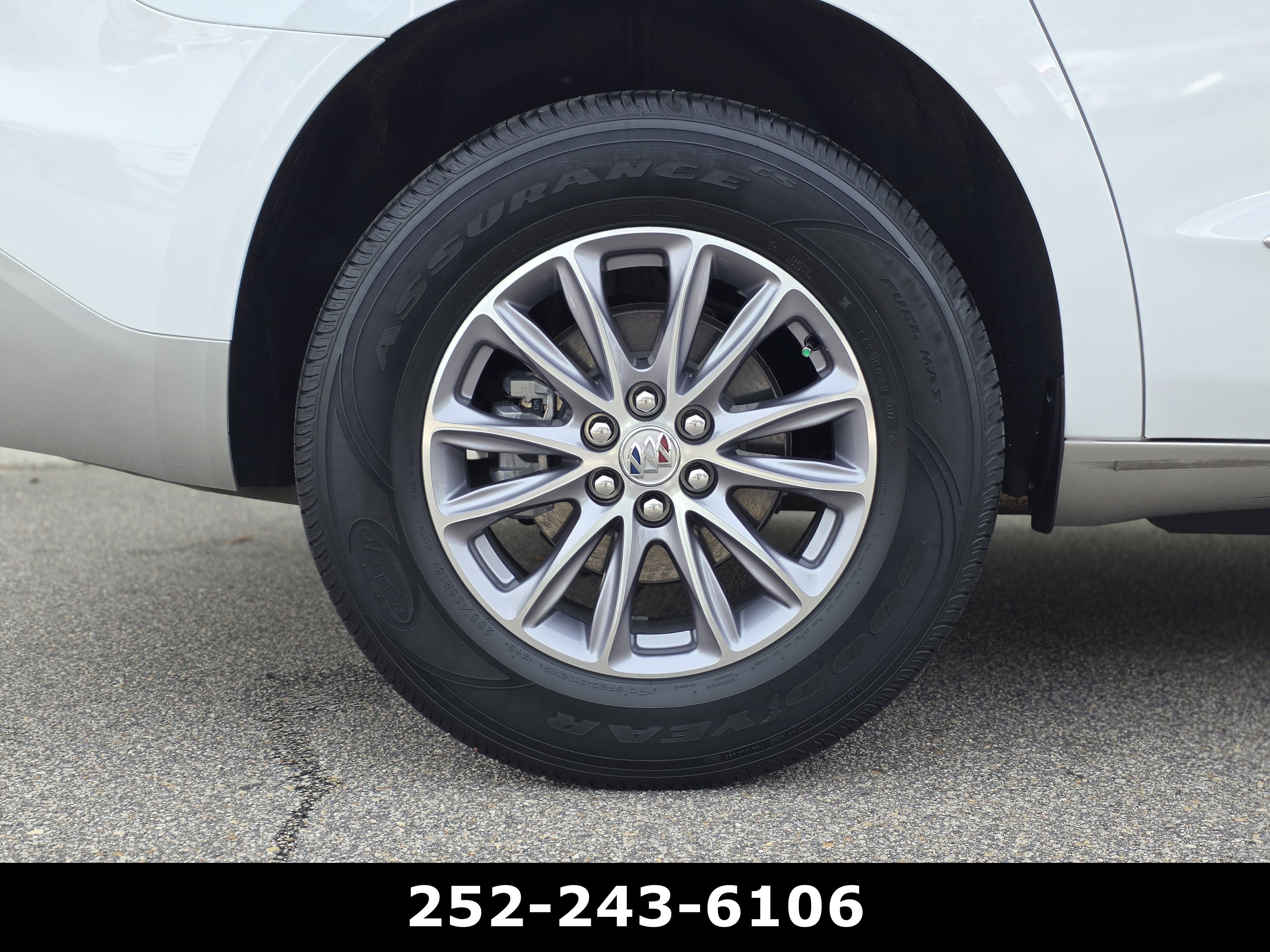 2023 Buick Enclave Essence