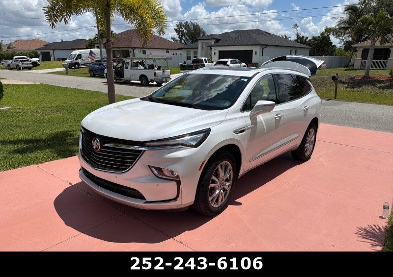 2023 Buick Enclave Essence