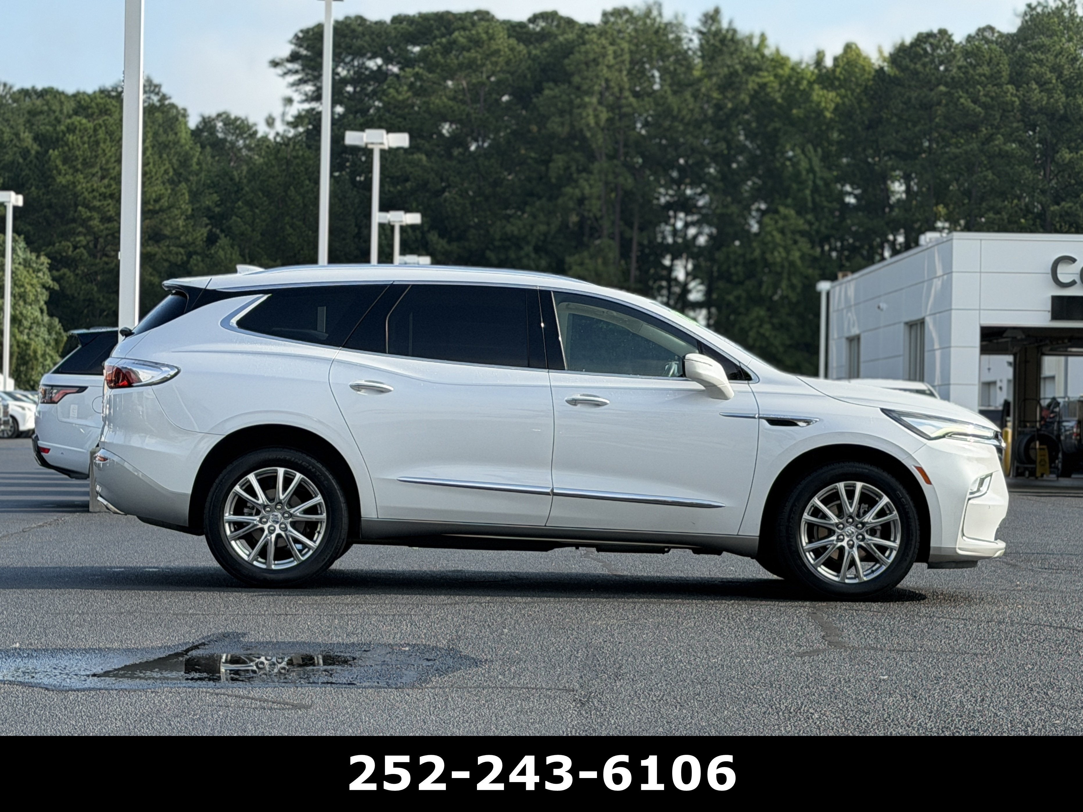 2023 Buick Enclave Essence
