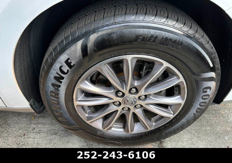 2023 Buick Enclave Essence