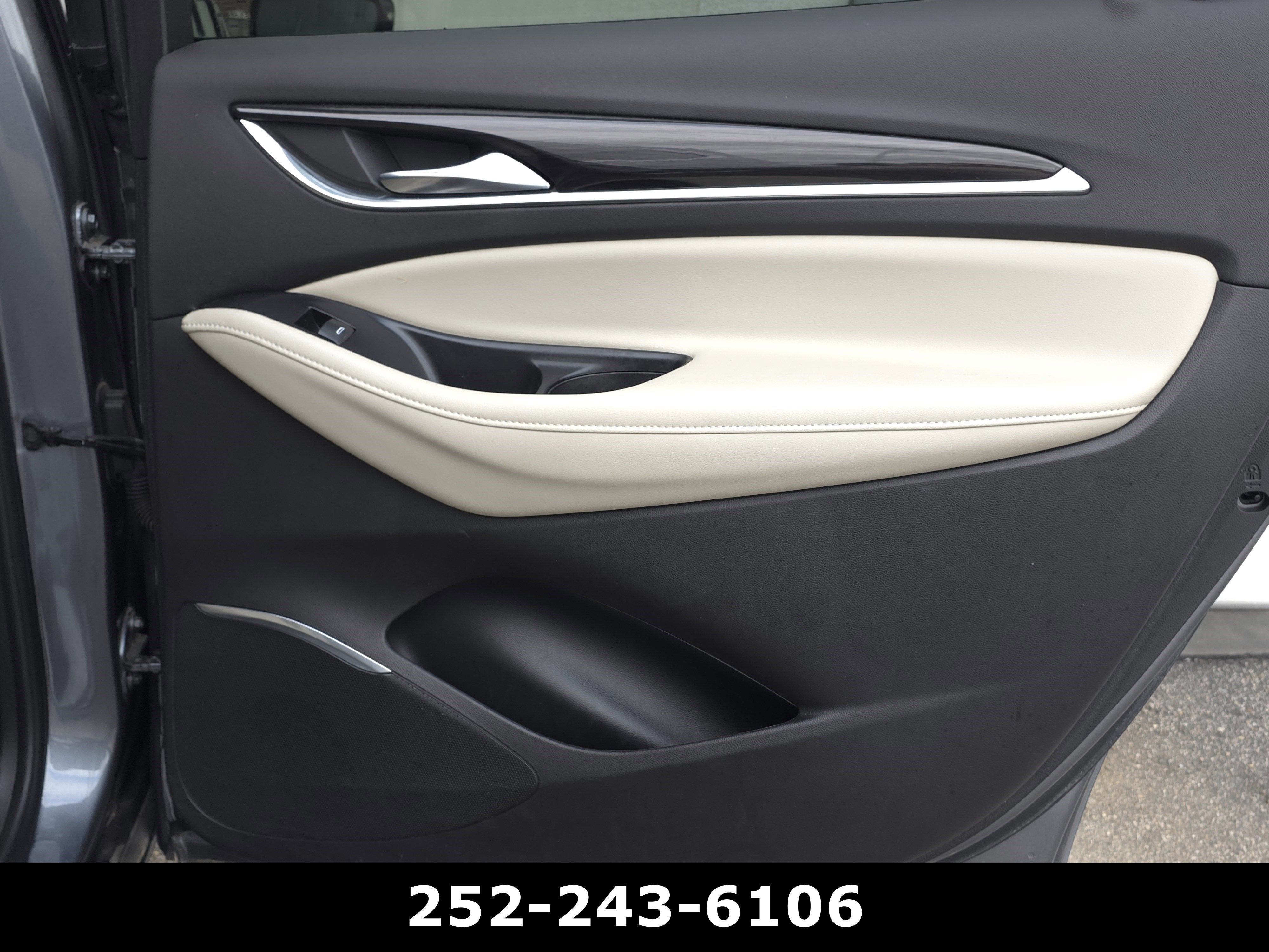 2021 Buick Enclave Essence