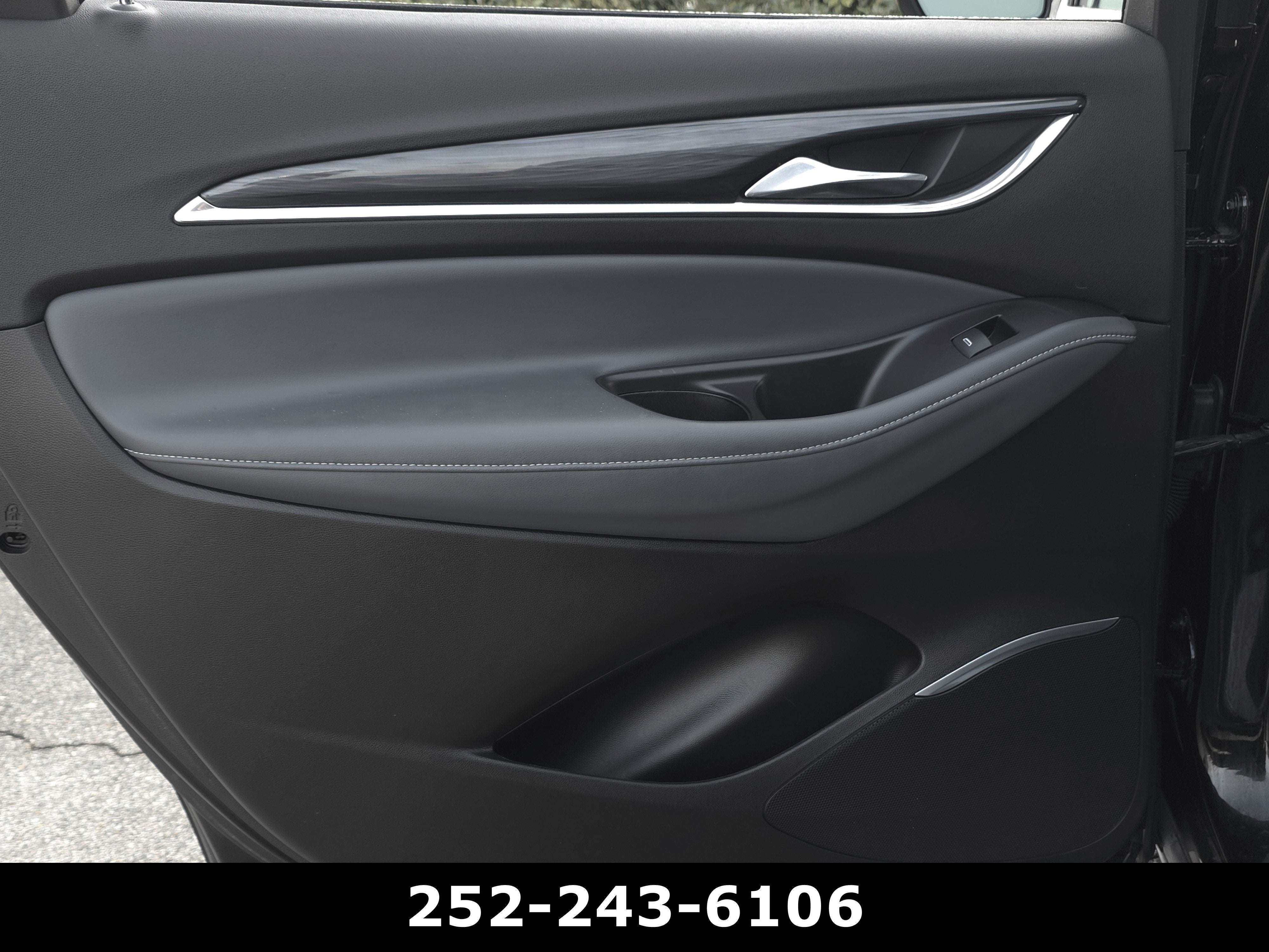 2021 Buick Enclave Essence