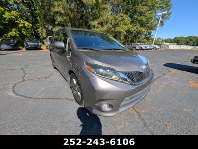 2016 Toyota Sienna SE