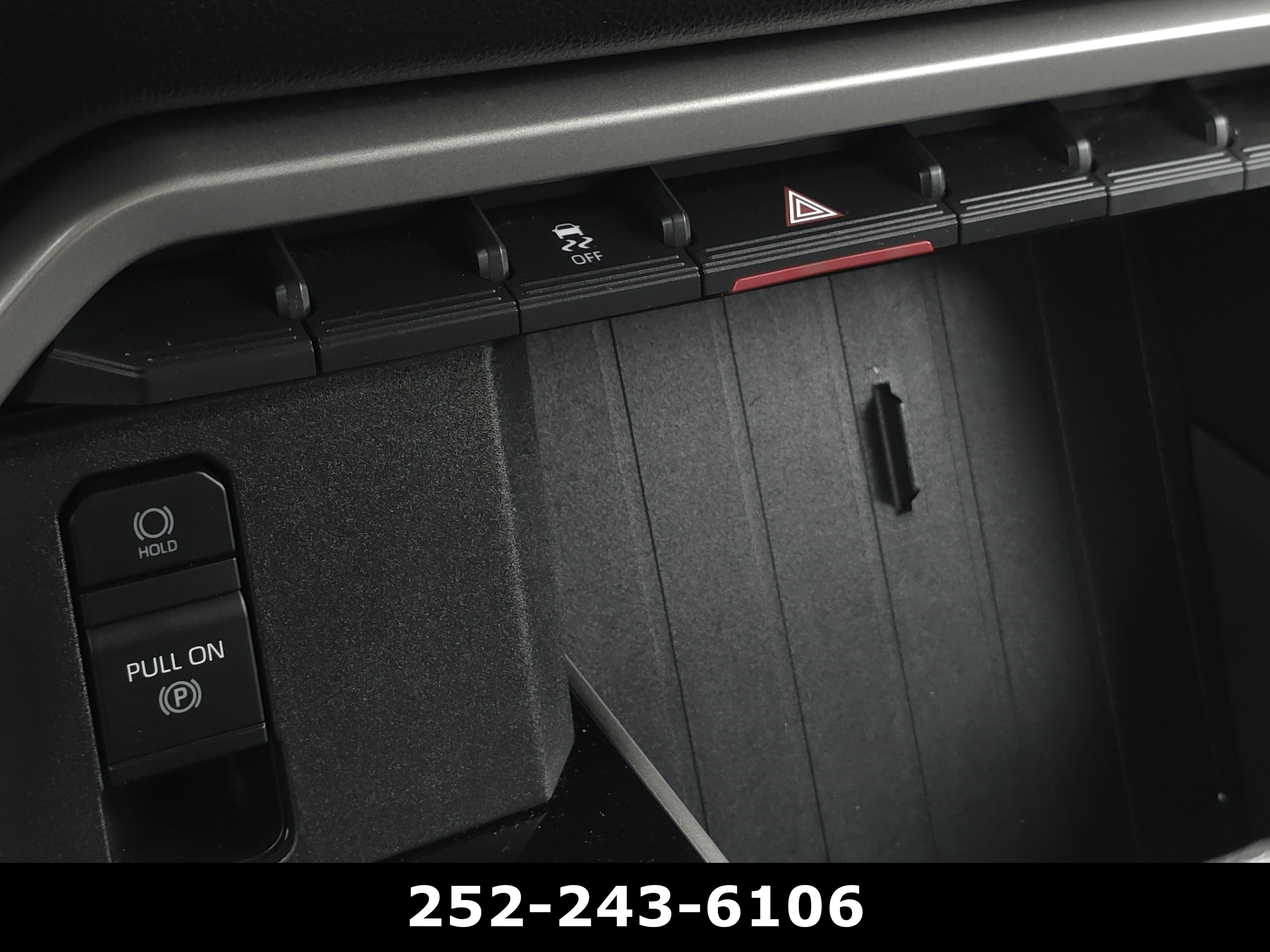 2022 Toyota Tundra 4WD SR5
