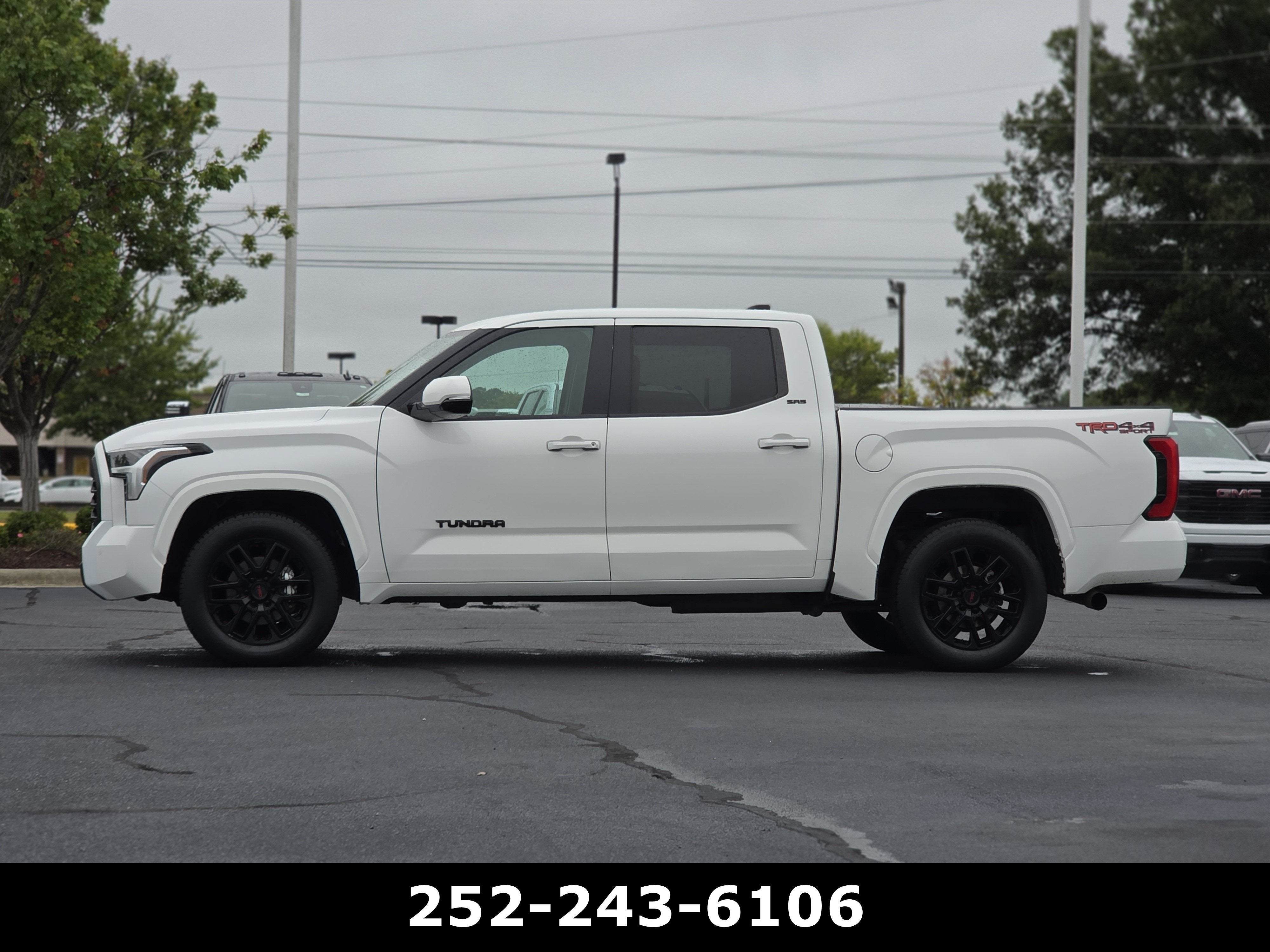 2022 Toyota Tundra 4WD SR5