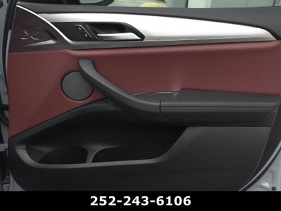 2025 BMW X4 xDrive30i