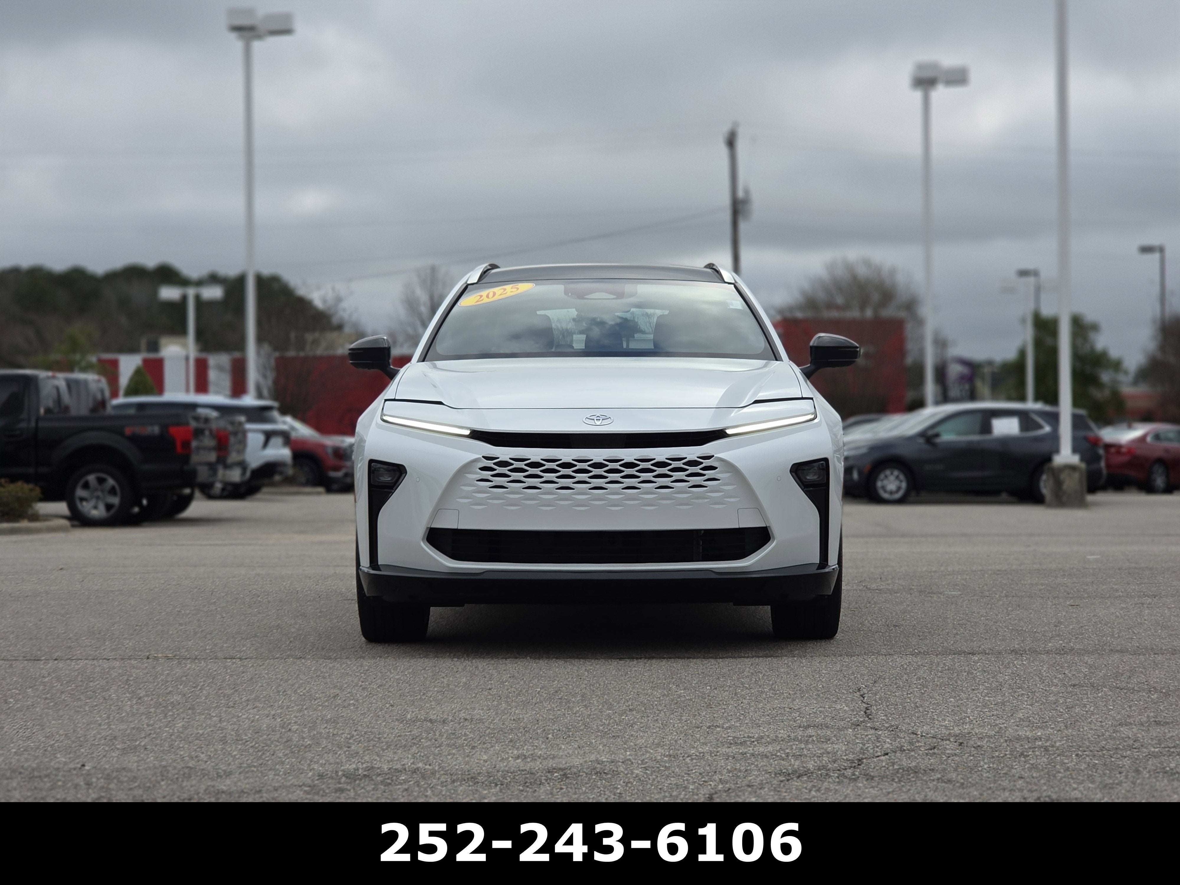 2025 Toyota Crown Signia XLE