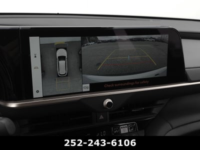 2025 Toyota Crown Signia XLE