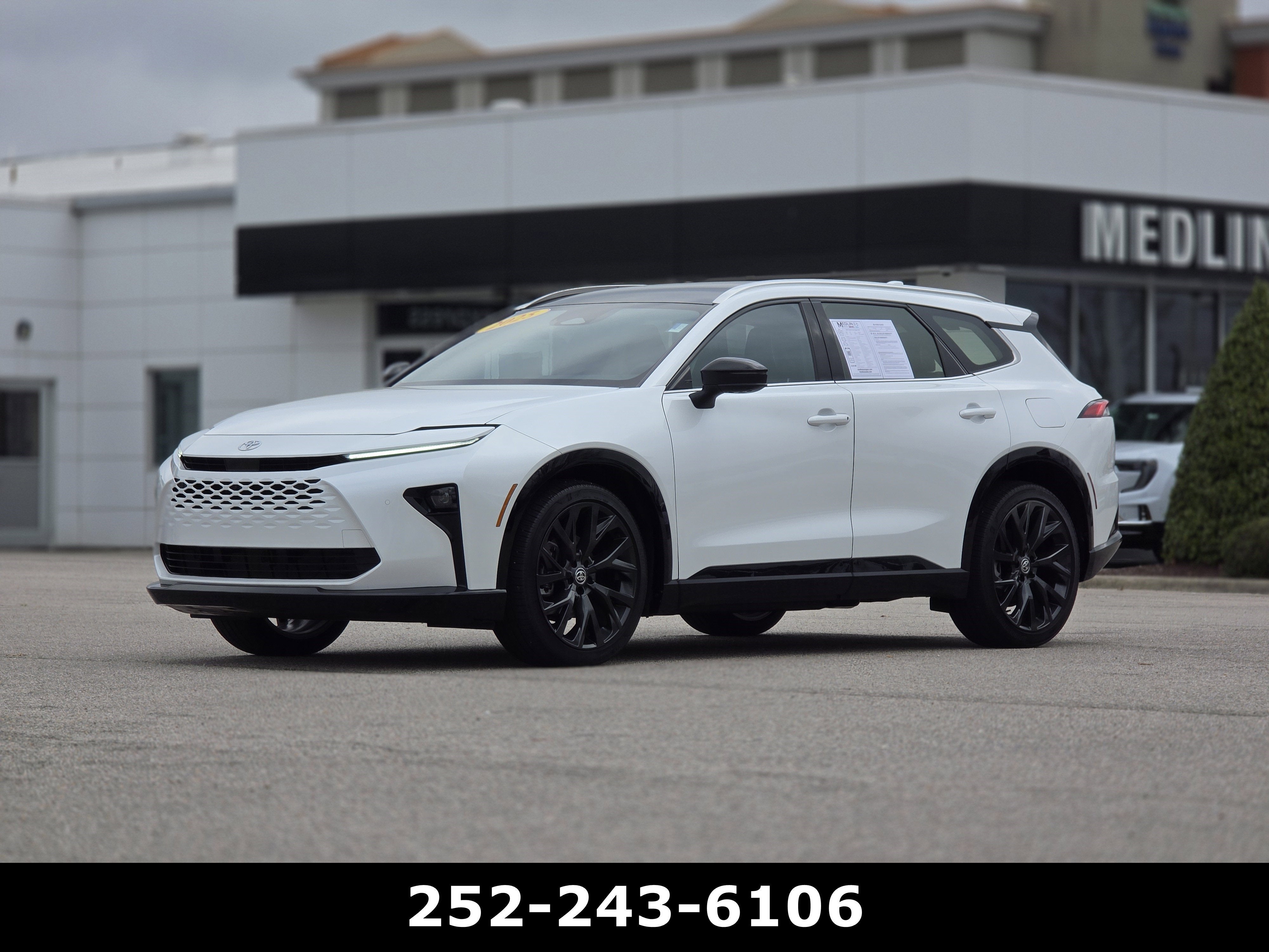 2025 Toyota Crown Signia XLE