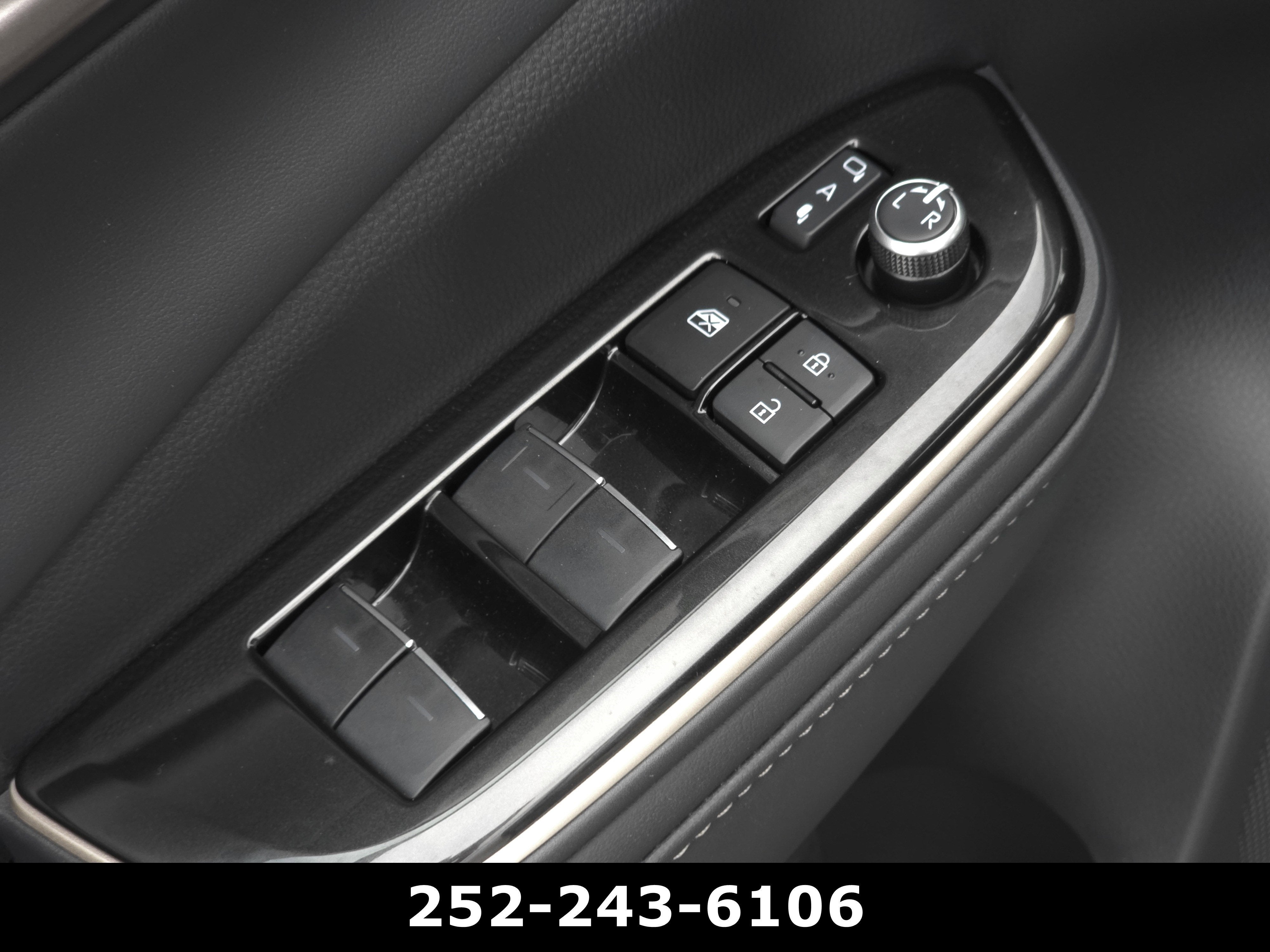 2025 Toyota Crown Signia XLE