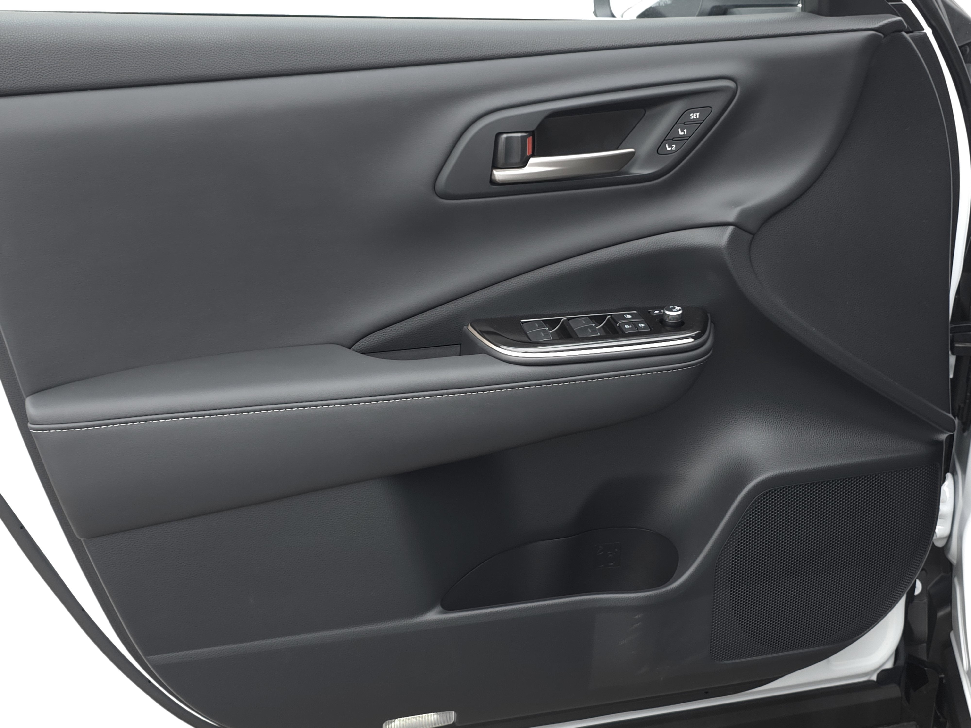 2025 Toyota Crown Signia XLE