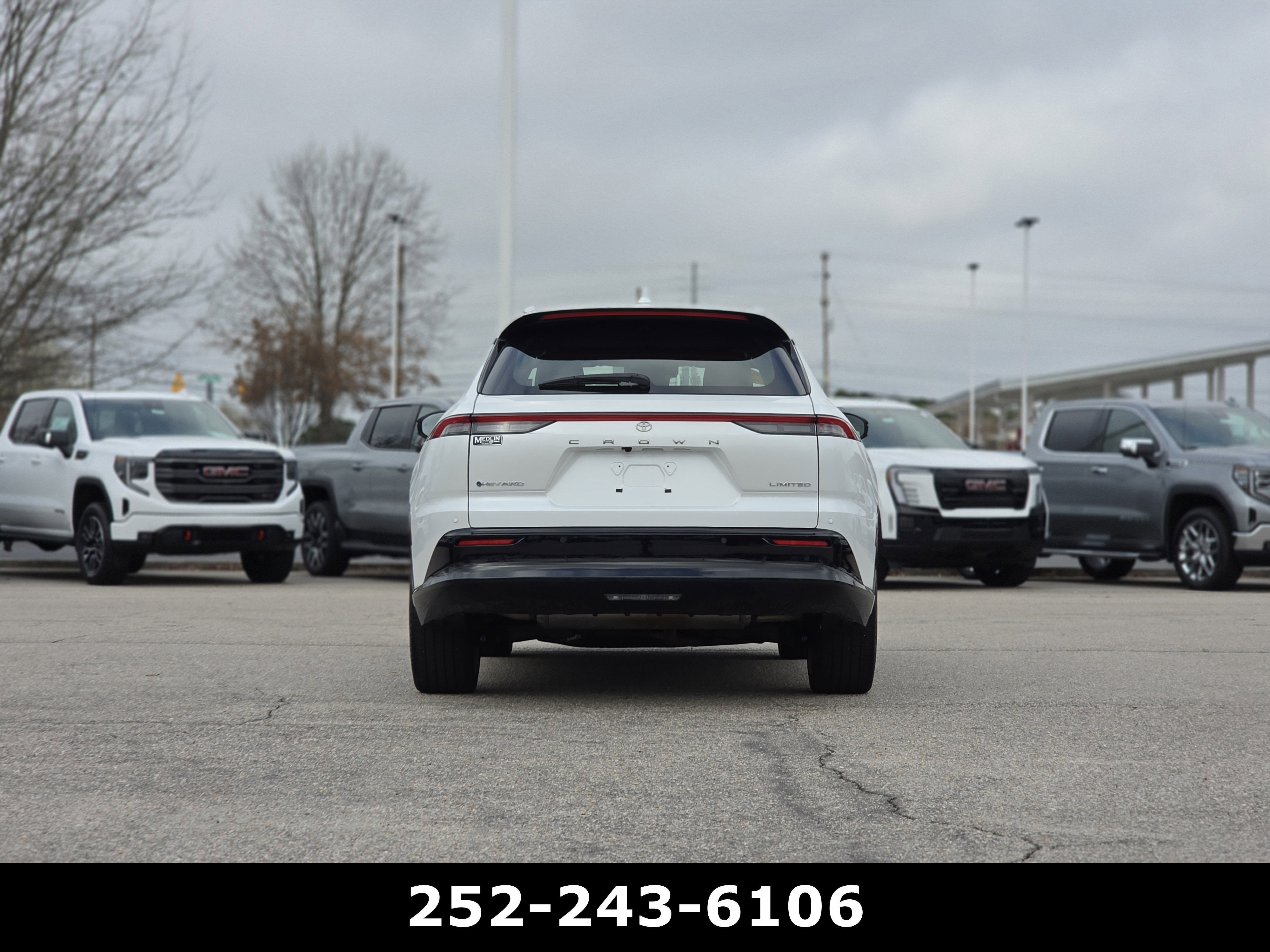 2025 Toyota Crown Signia XLE