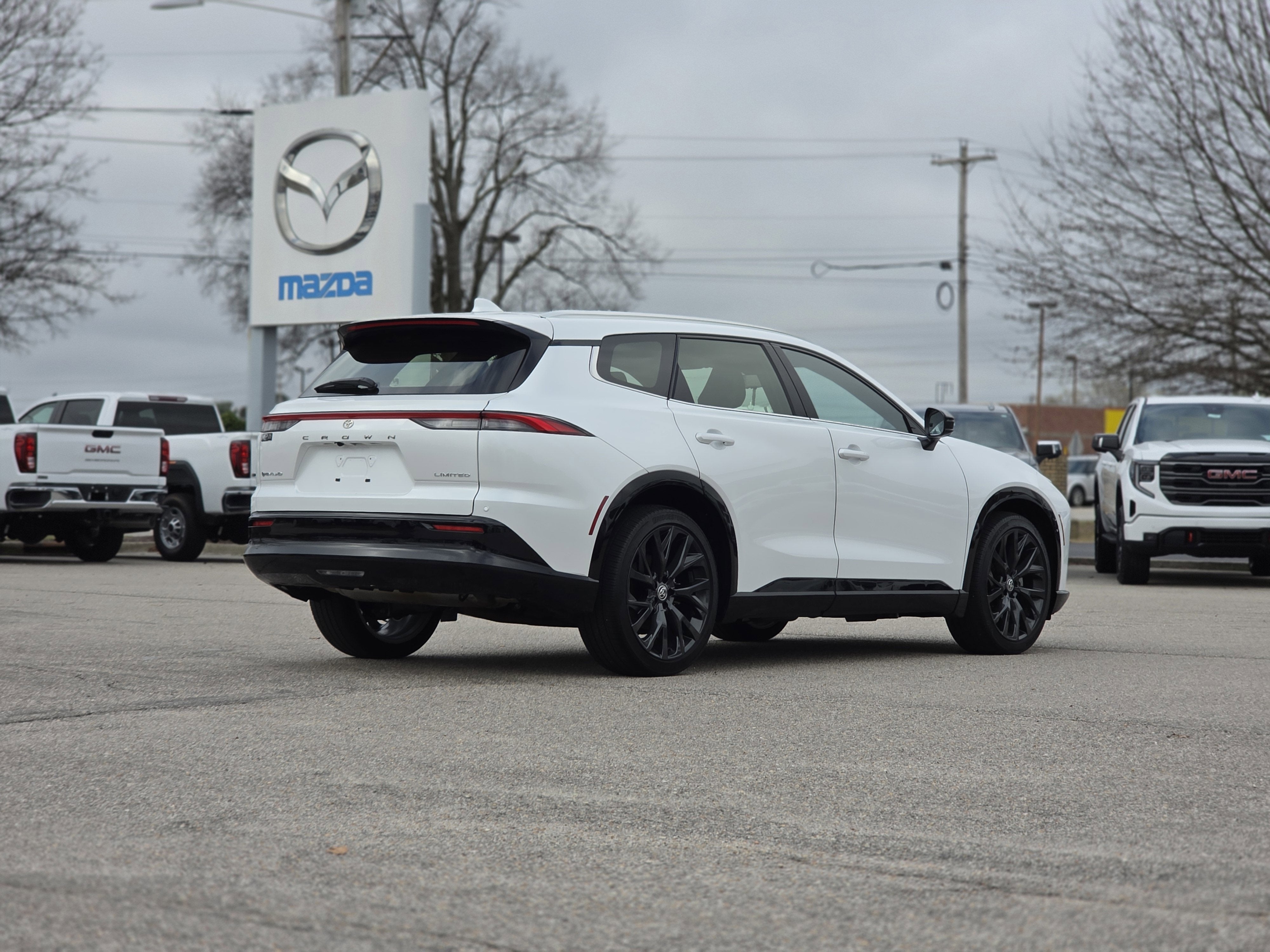 2025 Toyota Crown Signia XLE