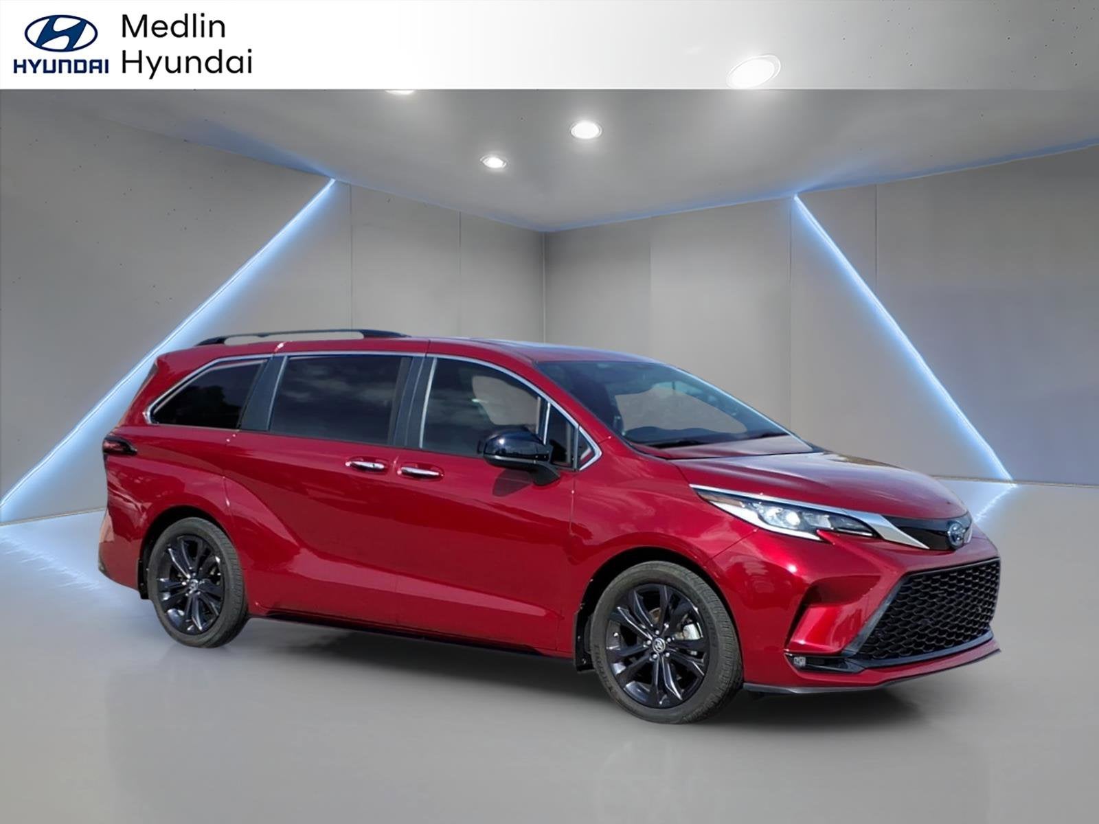 2022 Toyota Sienna XSE 7 Passenger