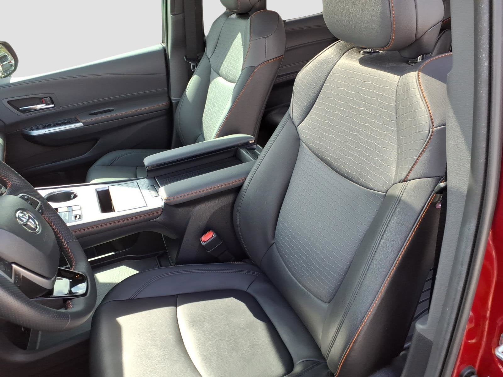 2022 Toyota Sienna XSE 7 Passenger