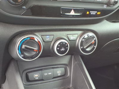 2025 Hyundai Venue SE