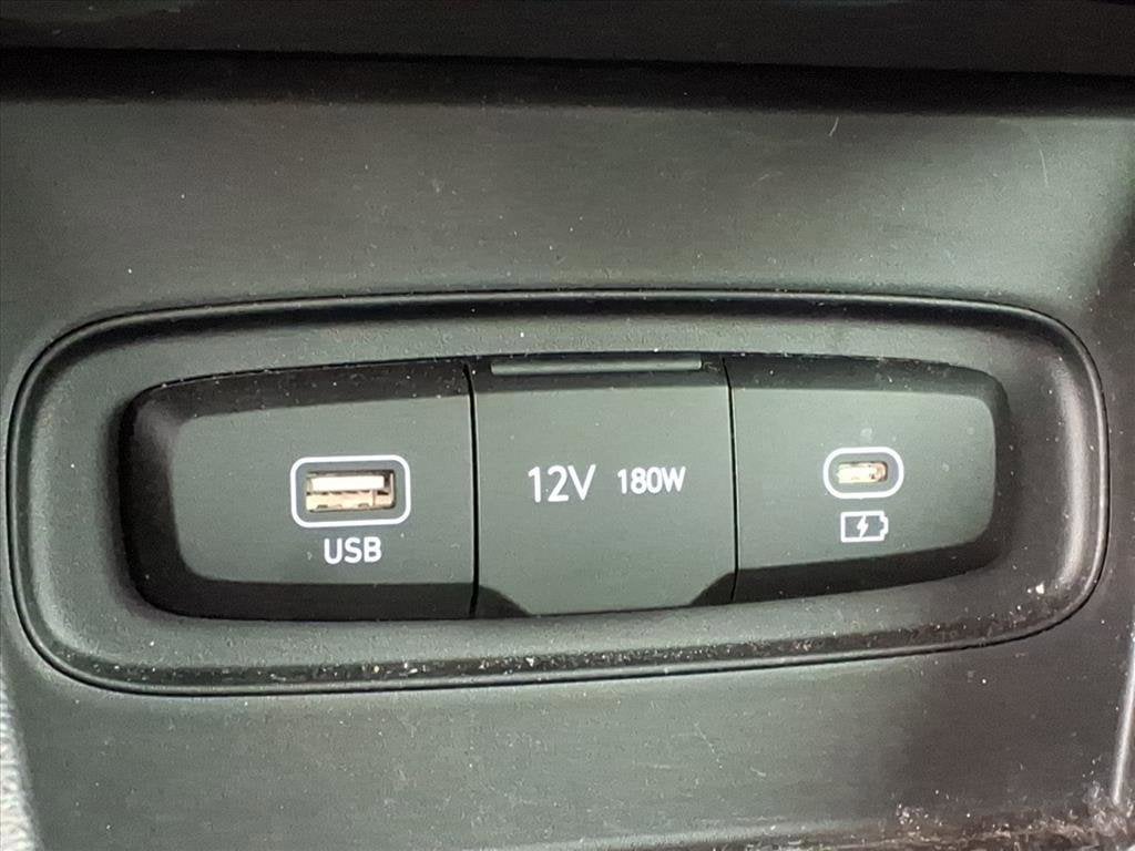 2025 Hyundai Venue SE