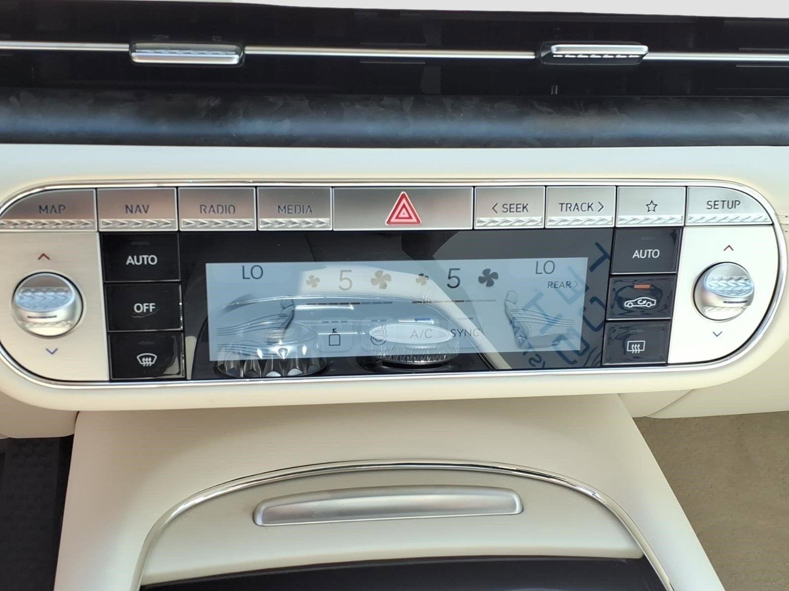 2025 Genesis G90 3.5T e-SC